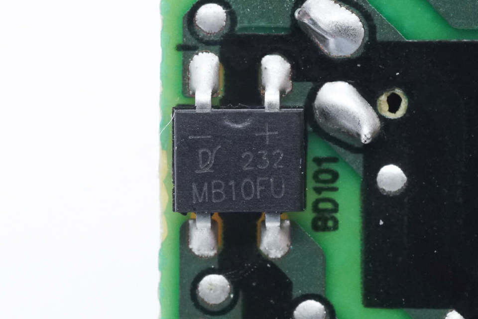 整流桥来自迪一电子,型号mb10fu,规格为1000v1a.