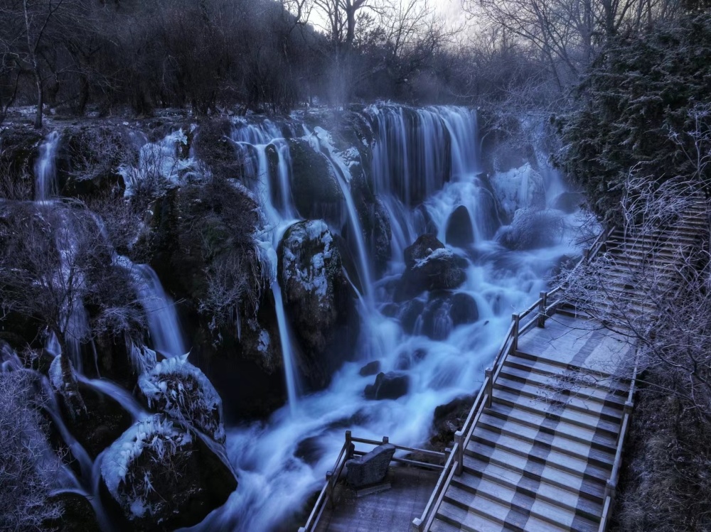 推动四川冬季旅游持续升温九寨沟第十九届国际冰瀑旅游节开启