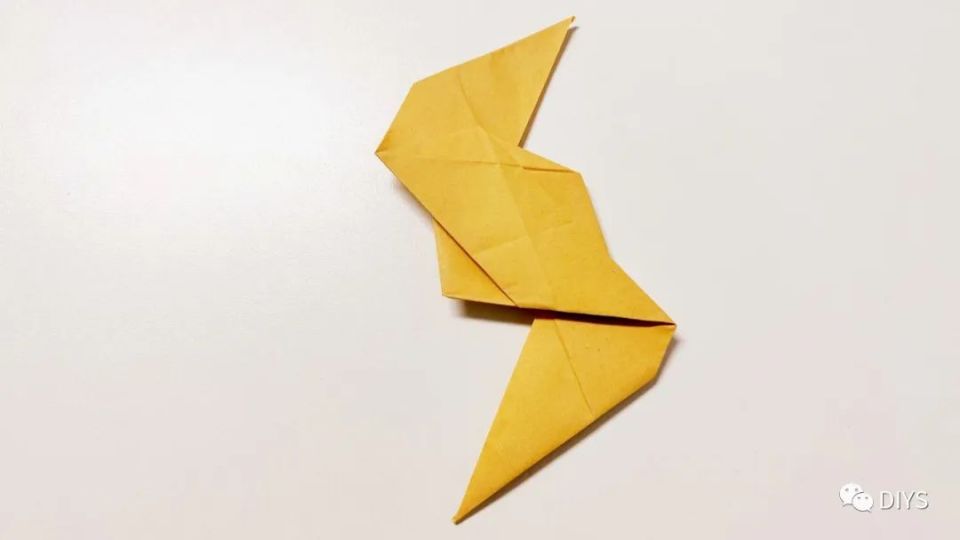 手工折纸旋风刃回旋镖