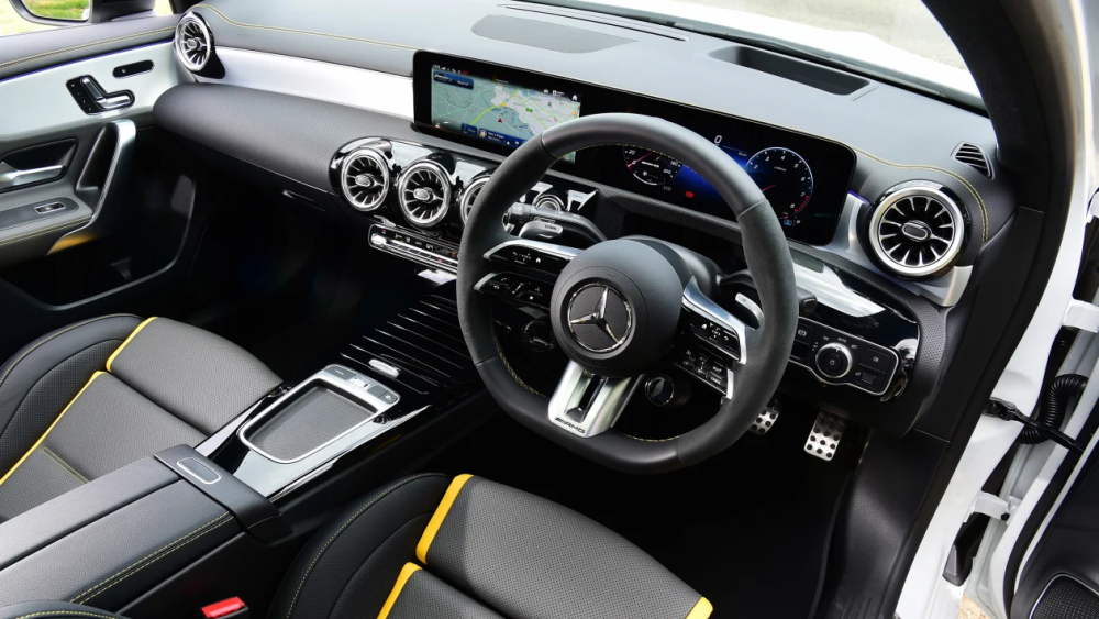 运动时尚进一步升级中期改款奔驰amga45s实拍图发布