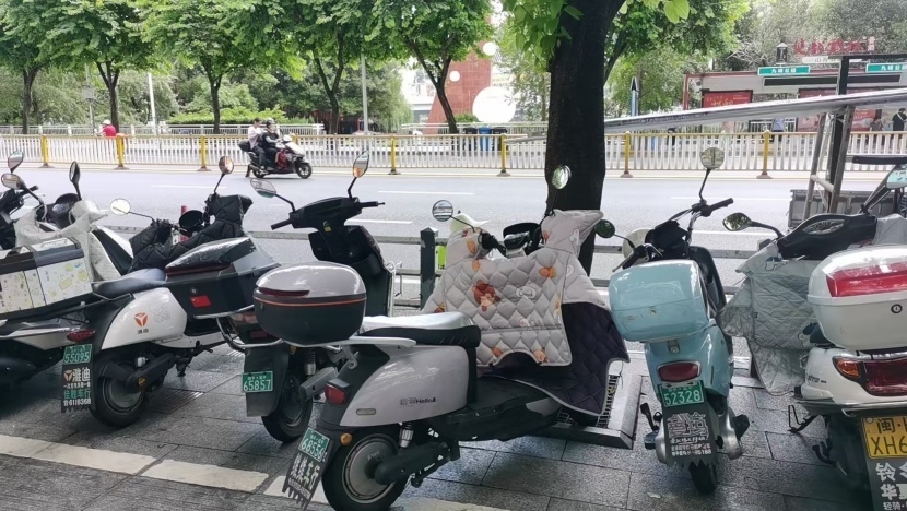 延平江滨小学周边这条路，悄悄“升级”迎开学_腾讯新闻