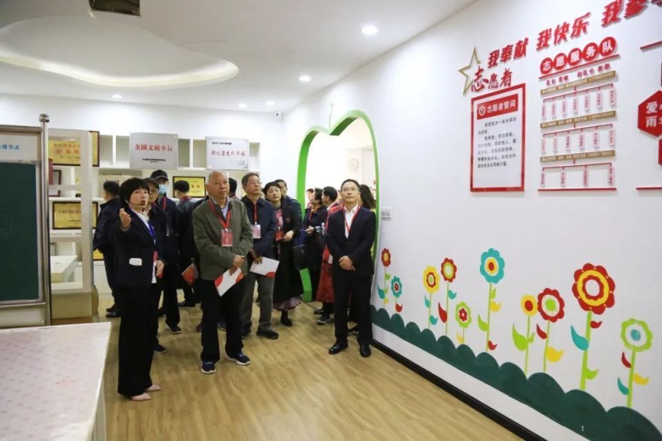 武汉市关工委"基层组织建设年"现场交流会在洪山区召开