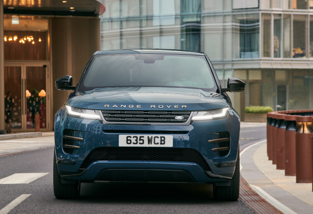 新款路虎揽胜极光官图提供15t三缸发动机电机组成的插混系统