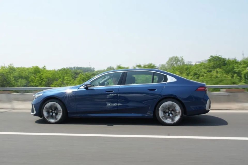 一公里不到3毛,这合资c级车设计引争议,但绝对是好车!