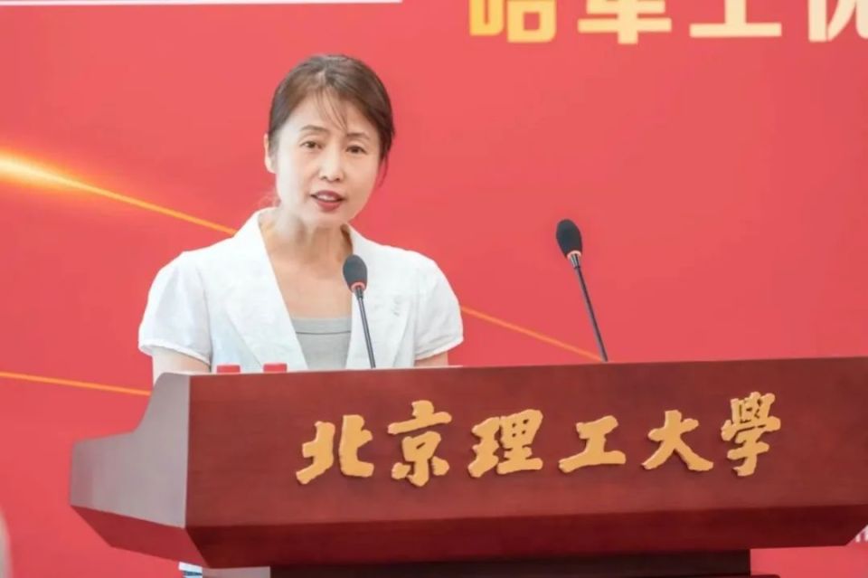 哈尔滨工程大学党委副书记张石梅主持开幕式.