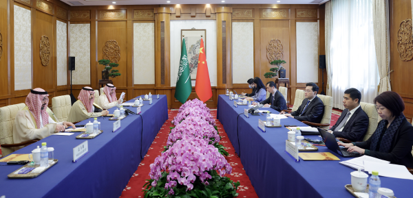 秦刚会见沙特外交大臣费萨尔_腾讯新闻