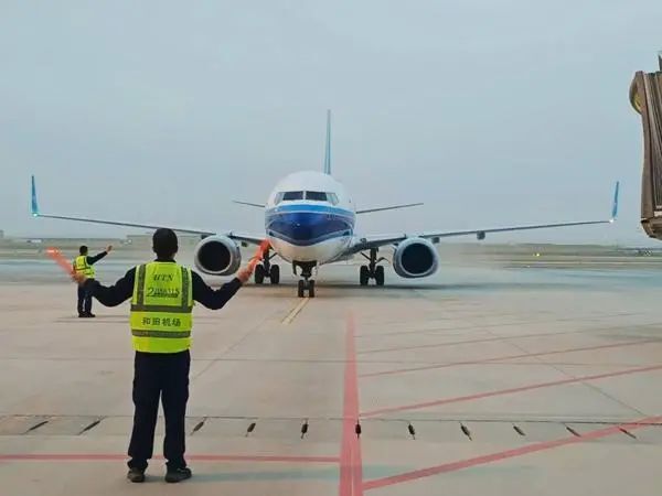 新疆首家双跑道运行机场正式投运_腾讯新闻