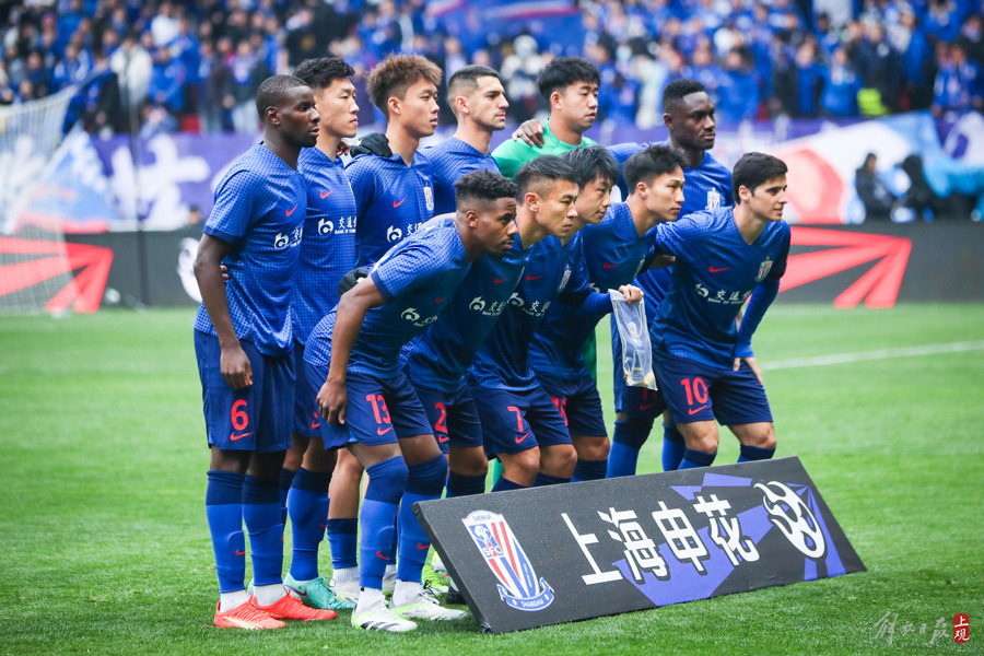 回到虹口足球场的这场比赛上海申花夺得队史第四座超级杯冠军