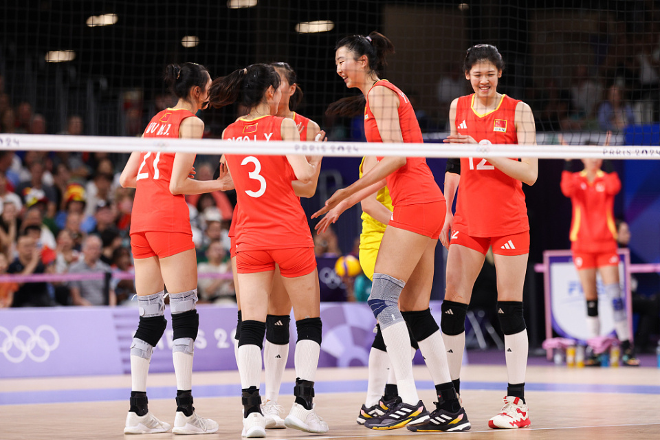 中国女排功亏一篑,决胜局4次领先遭逆转!无缘晋级奥运4强