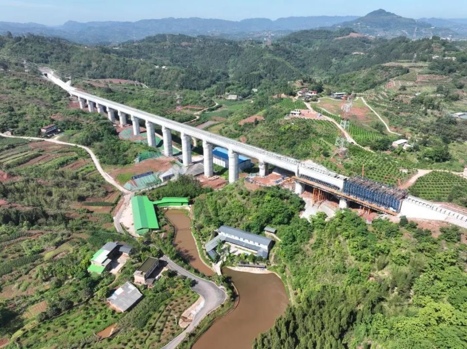 最长渡槽完工!向家坝一期一步工程8月具备通水条件