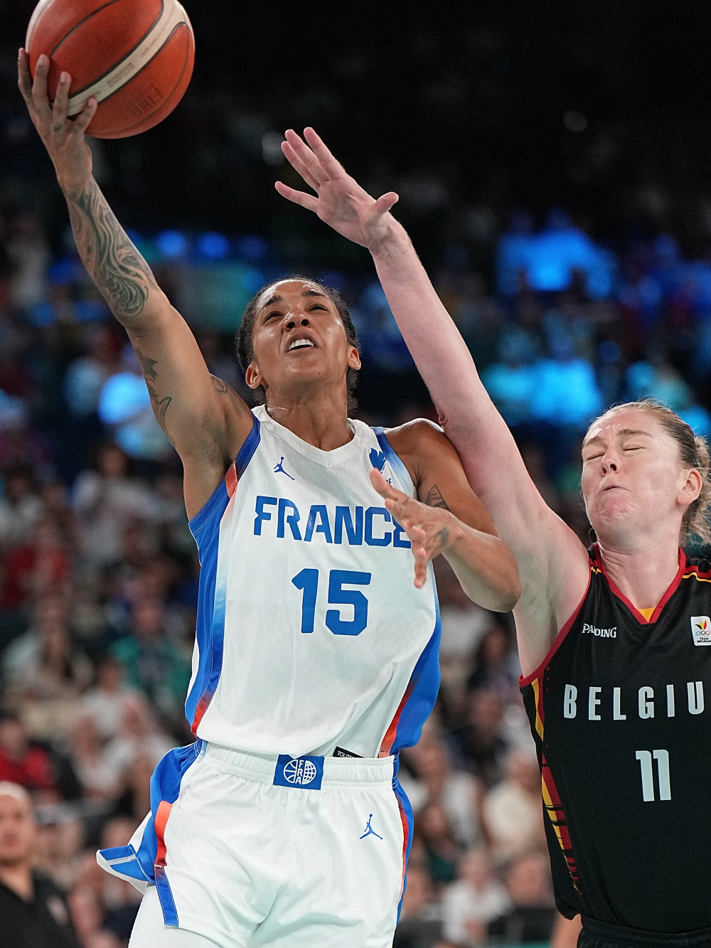 巴黎奥运会丨篮球女子半决赛法国队晋级决赛