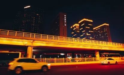 前不久,一则消息刷屏朋友圈:郑州市统计局发布的2023年郑州市国民经济