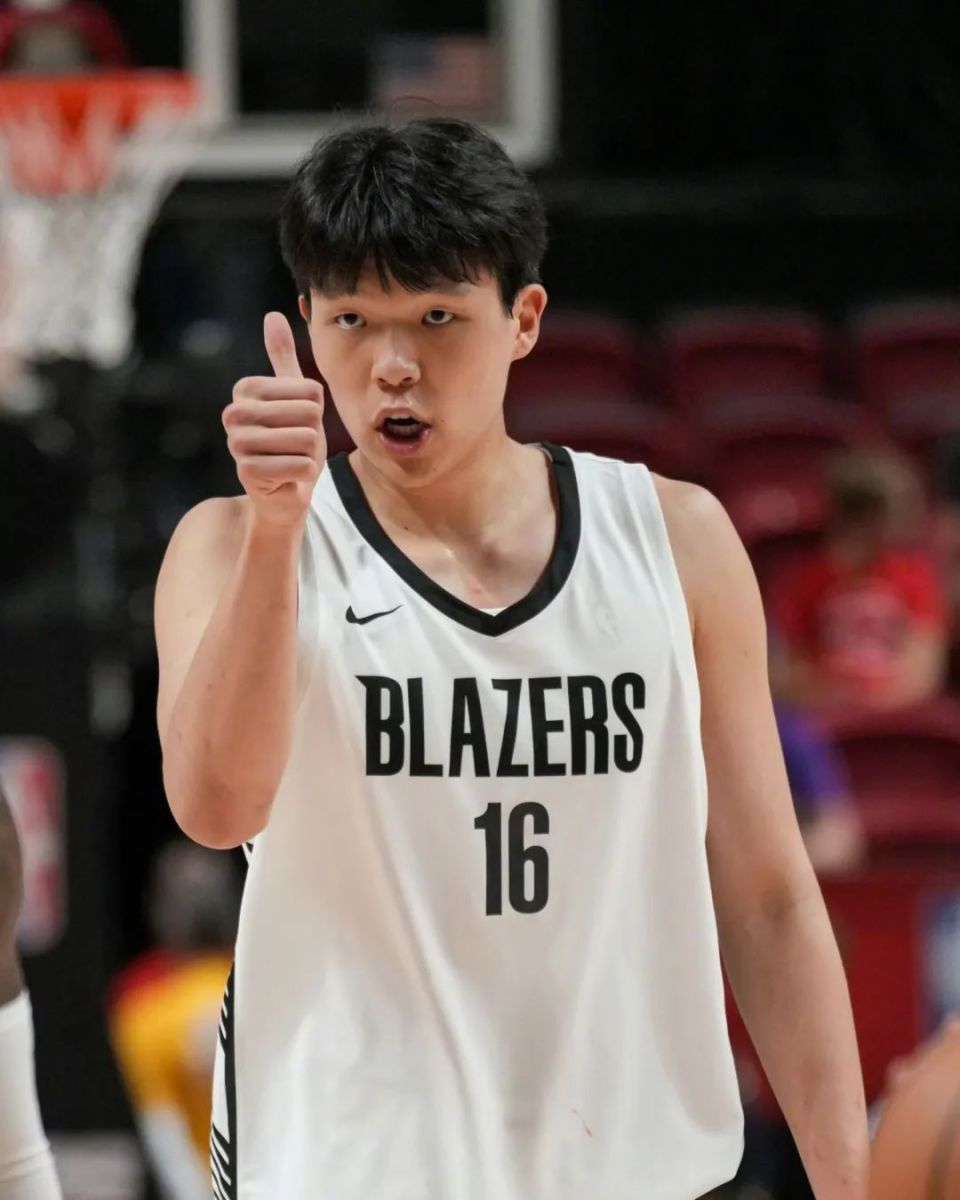 杨翰森NBA夏季联赛首次背靠背出战，三节登场20分钟获8分4篮板2助攻