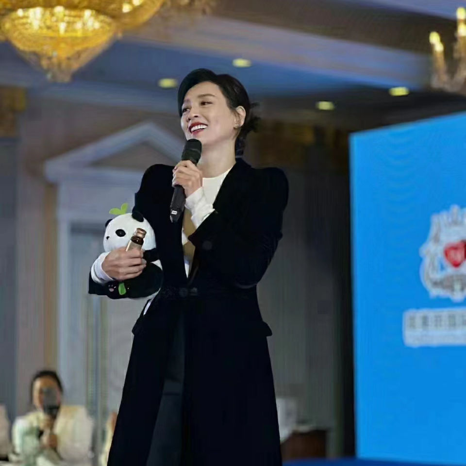 "微商教母"复出短视频时代:"流量就是人,人就是财富"