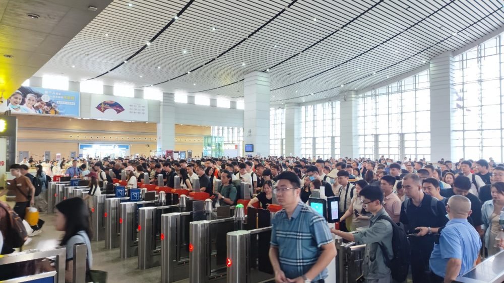 高铁衡阳东站开启350公里时速,到广州快近半小时