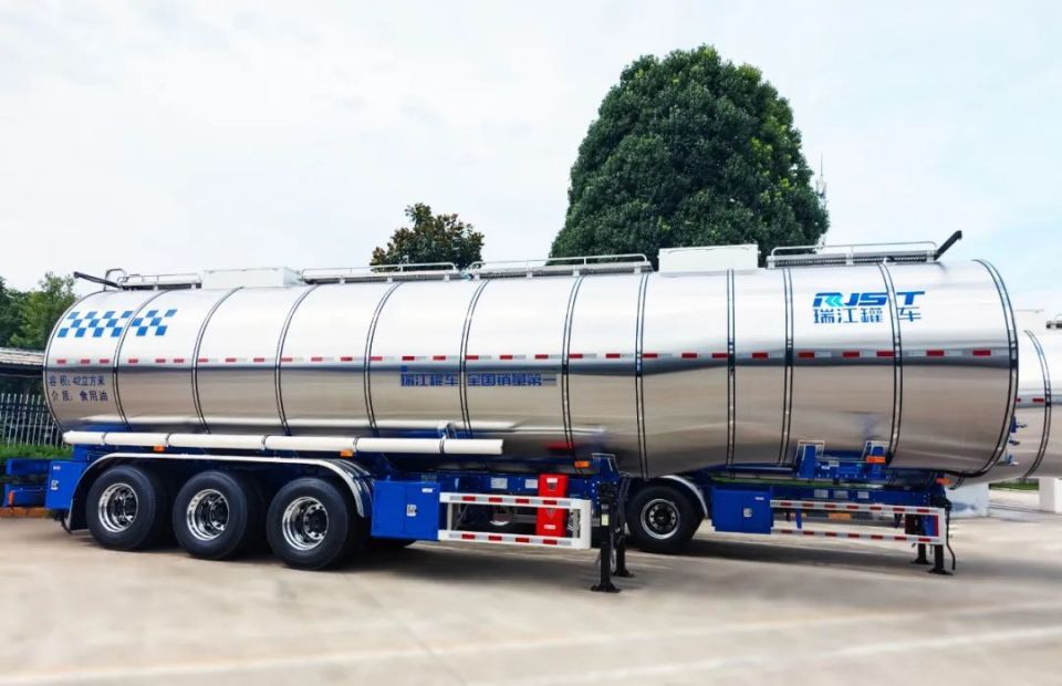 中集车辆强冠业务集团 | 守护"本质"安全 国内首个道路运输食用油罐式