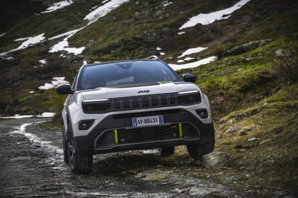 来自jeep最小suv的"压迫感" 解读复仇者4xe