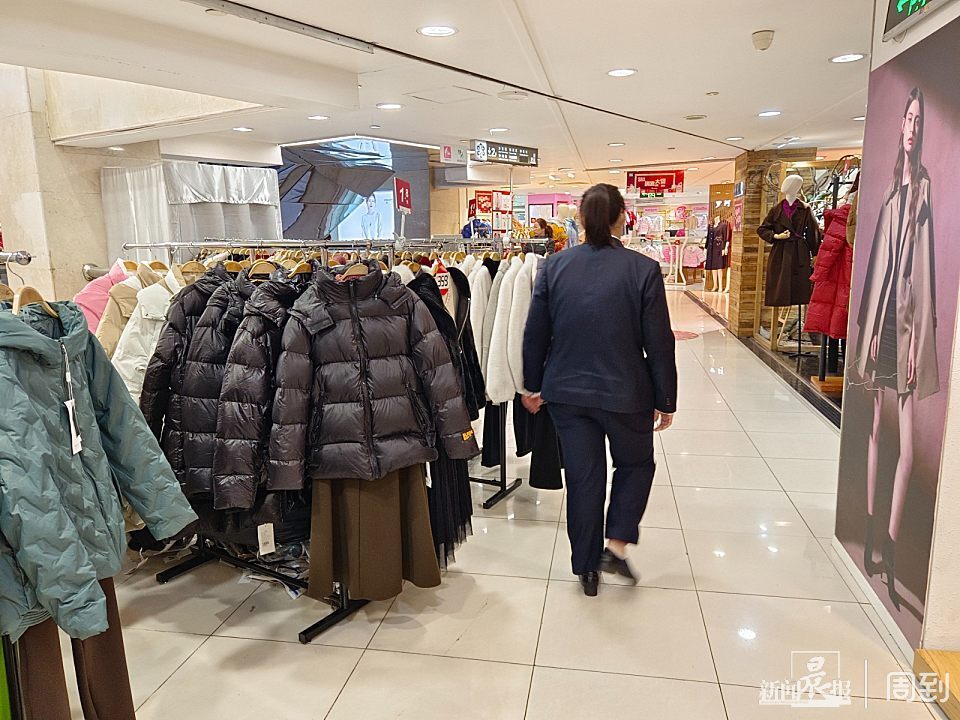 挥手道别,拍照留影,依依不舍…… | 上海会客厅_腾讯新闻