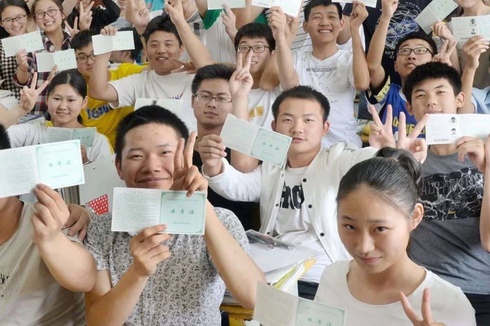 2017年2017年6月5日,在皖西中学高三(14)班"我自信,我成功"的最后一课