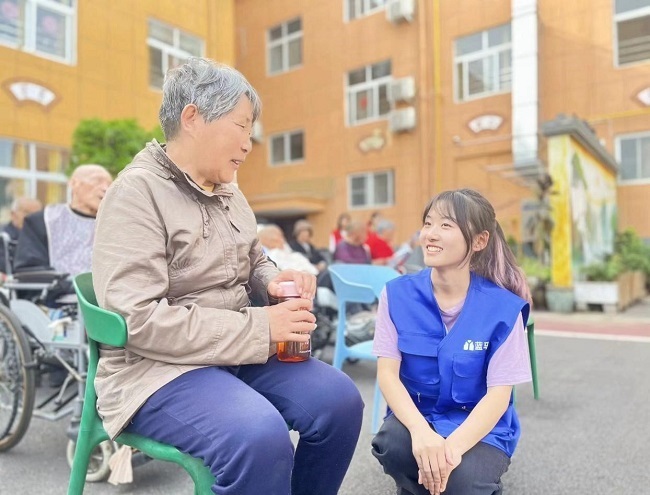 "青春"守护"夕阳红" 蓝马甲河南高校志愿者将开展百场为老服务