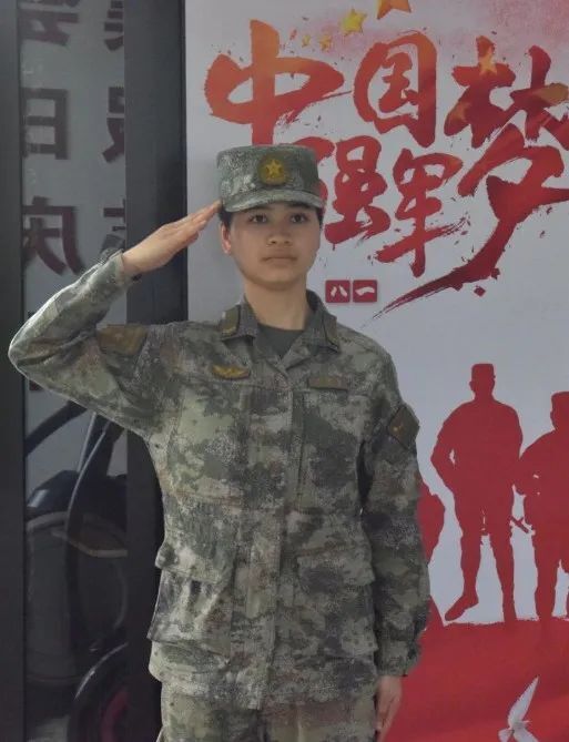 留寸头的"00后"女兵,体能"特三"!