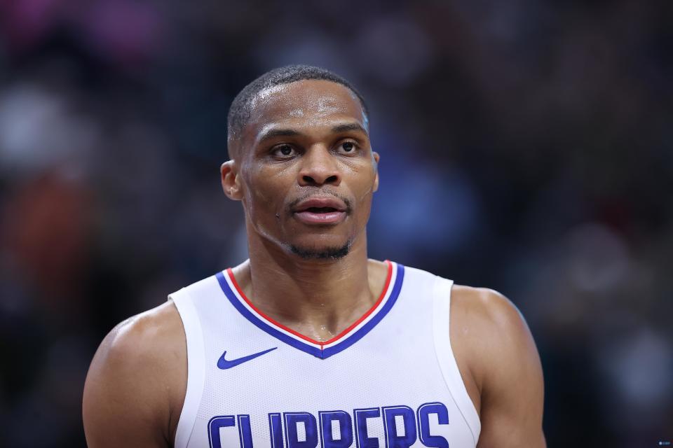 威少仅出场24分钟卢调整球员的上场时间是件难事