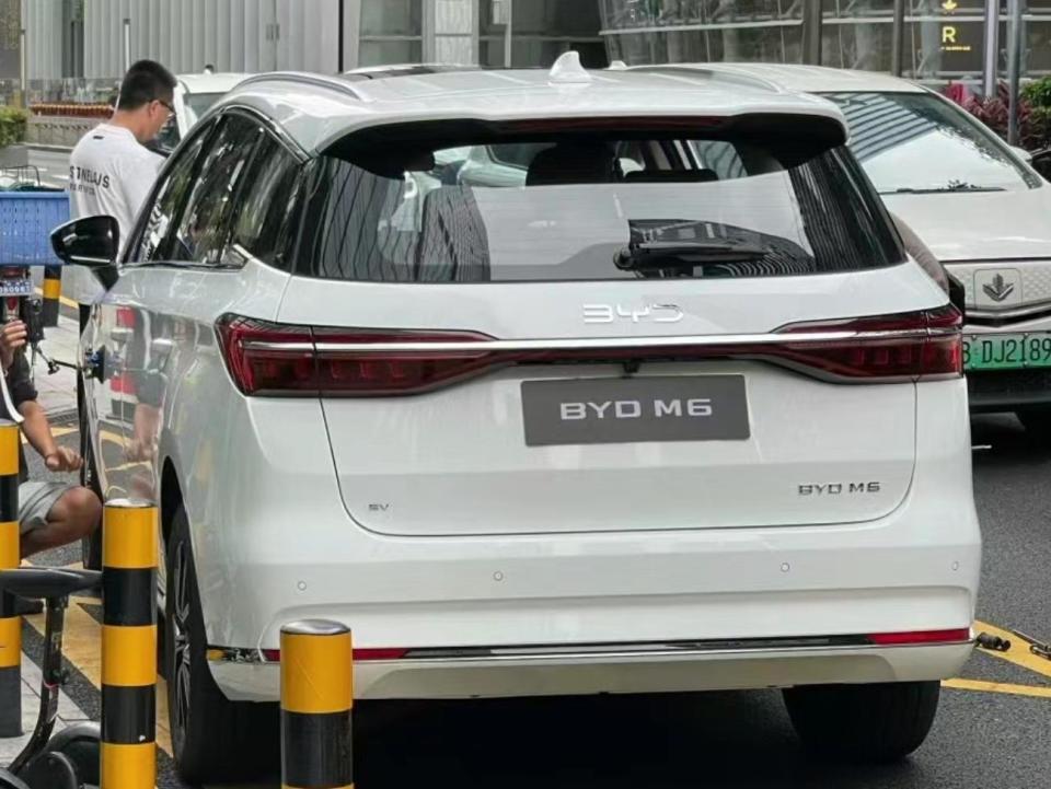 宋max又新生啦,全新比亚迪m6实车图曝光