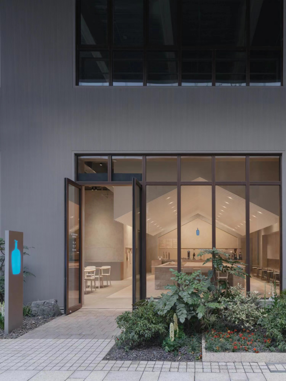 7474具有城市特色的本地文化属性,城市地标商业:静安嘉里中心拥有