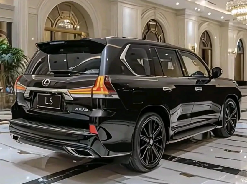 新"雷克萨斯lx570"黑金版曝光!内饰媲美迈巴赫,配v8引擎