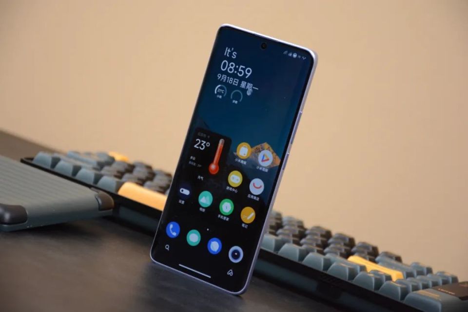 打击,所以千元机卷价格,卷配置属实太正常了,就像redmi note13pro ,在