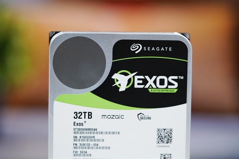希捷银河Exos 32TB评测：机械硬盘巅峰！容量速度可靠性都无可挑剔_腾讯新闻