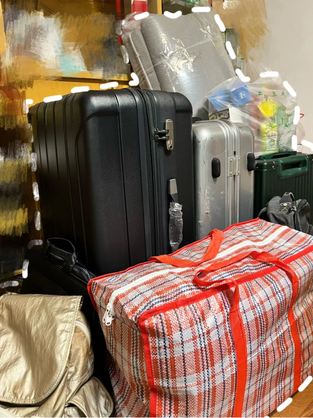 返校行李箱就是一整个大进货!爸妈:"收拾收拾果然家里干净多了"