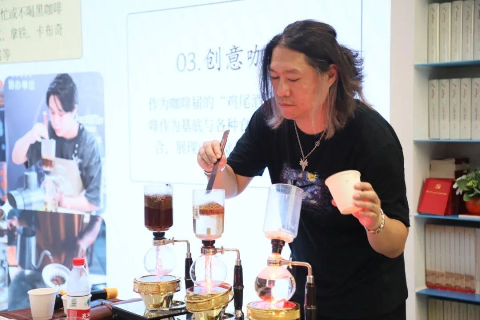 【文明实践一起来】"咖啡 书香",在知新书城体验一场味蕾与心灵之旅