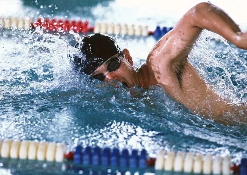 技巧 | 自由泳游不动 长距离游泳的建议