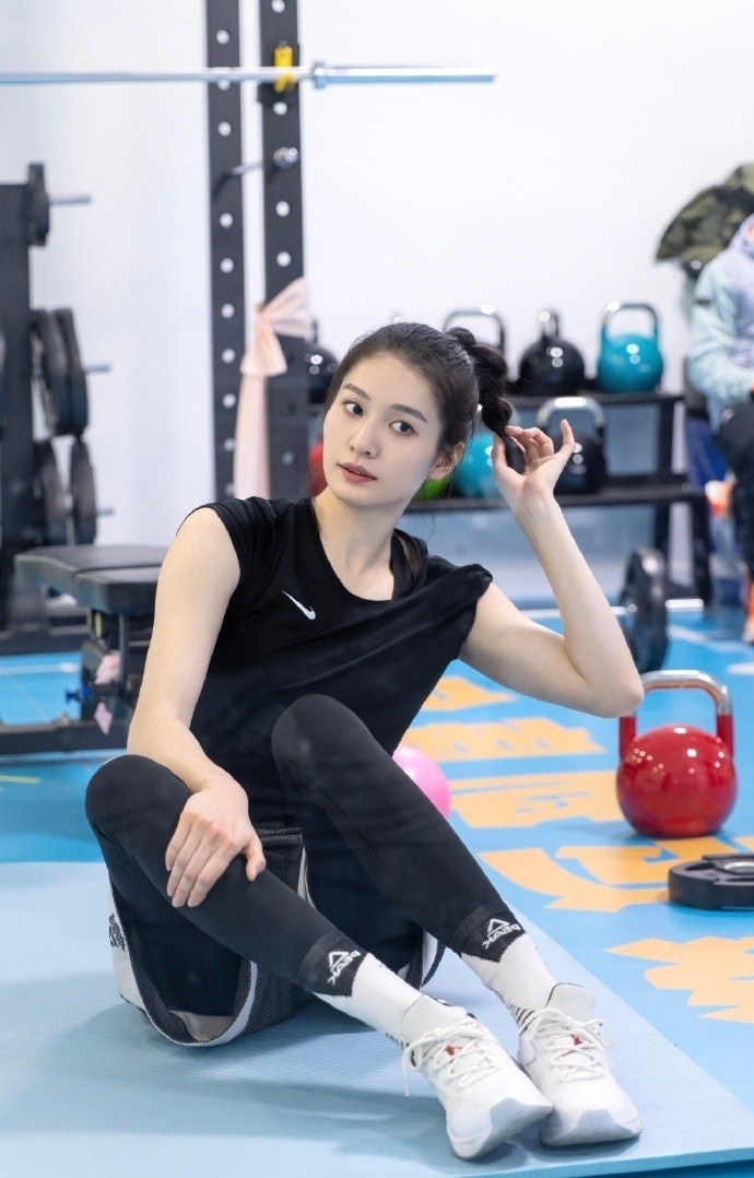 早日康复河北女篮球员郭子瑄晒训练照