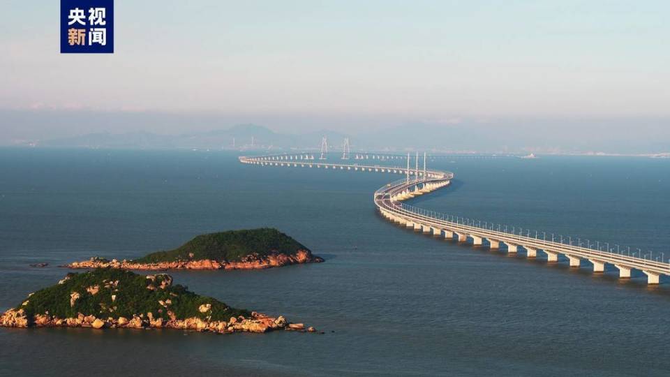 零距離感受世紀工程港珠澳大橋旅遊試運營今天正式開通