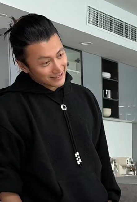 谢霆锋给网红做了一份红烧肉获当面评价很一般