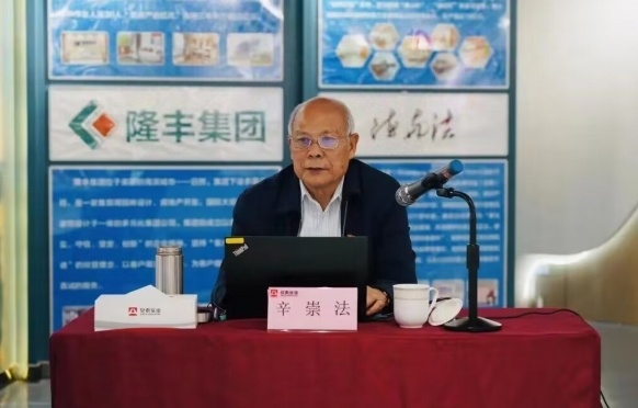 10月30日,日照市东港区秦楼街道在安泰国际广场开展"传承红色精神