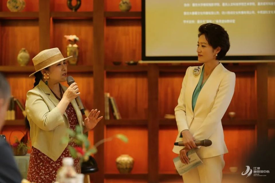 重庆市电影家协会语言·声音艺术专委会的祝克非,马欣,麦恬等著名有声