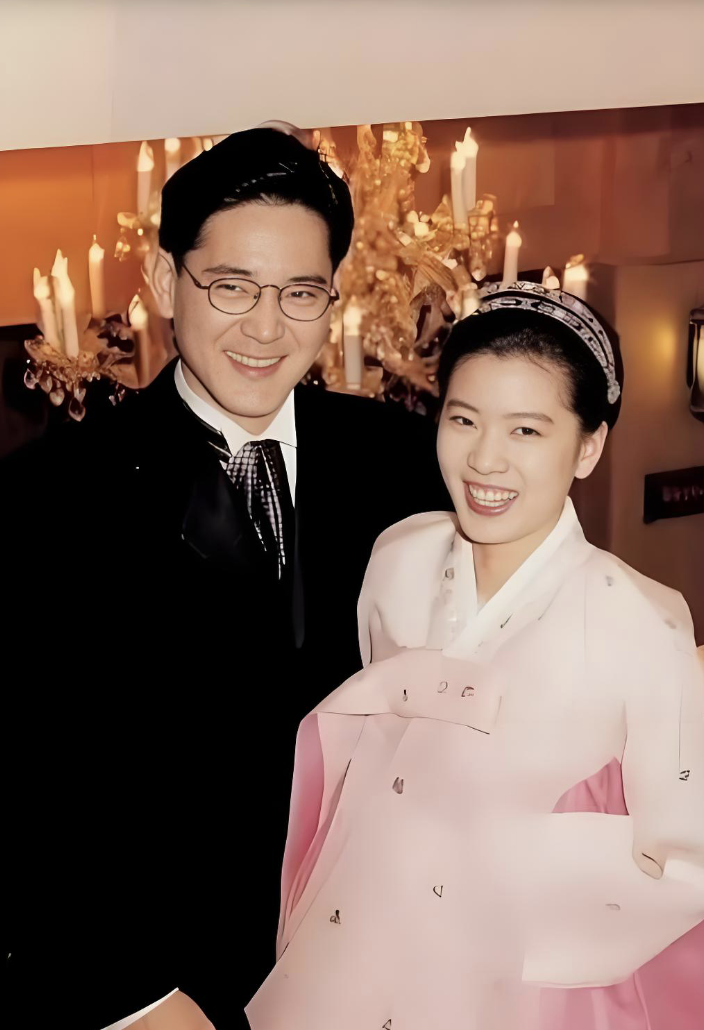 活久见！李在镕和林世玲破天荒同台，聊聊他们这段豪门婚姻往事_腾讯新闻