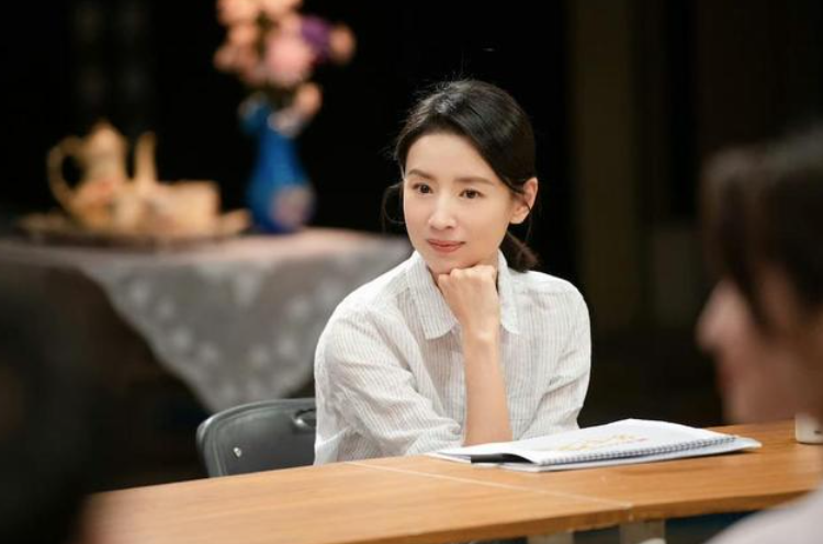 董洁,11年触底反弹起飞,就是这个方法!