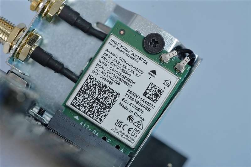 主板端口一览,分别是3.5mm音频接口,2.5gbps rj45网口,2个usb2.