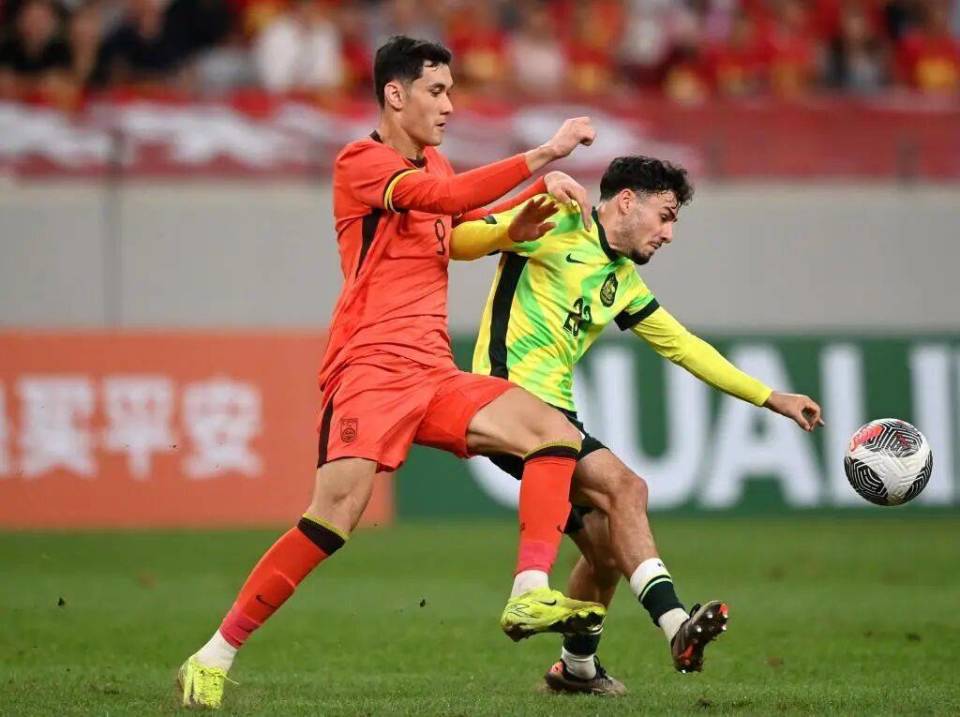 国足要踢热身赛了，主帅还没确定，刘建宏力挺名宿，郑智没有机会