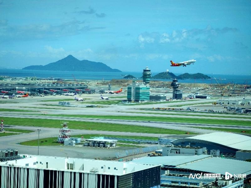 香港机场中跑道成功完成试飞,三跑道系统有望今年内全面运作