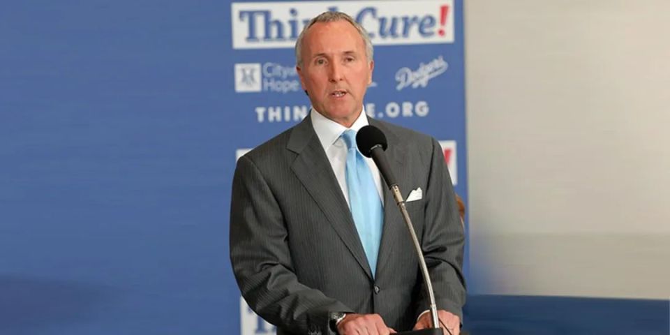 麦考特看起来像是一个非典型的web 3信徒,他发起了一个潜在的财团来