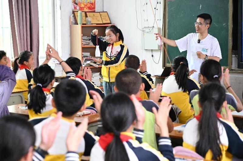 5月23日,景德镇市第十三中学一级物理教师,科普达人夏振东指导平潭