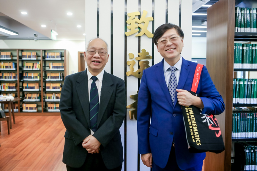 八年六笔！杨元庆位列中国高等教育最活跃捐赠人_腾讯新闻