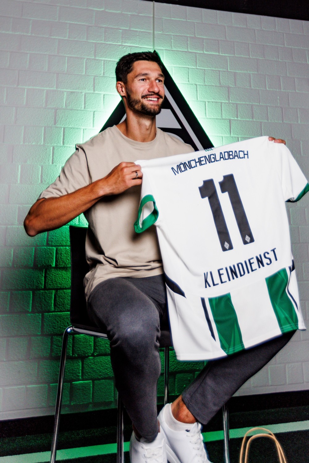 门兴格拉德巴赫官方宣布,俱乐部从海登海姆签下了克莱因丁斯特,这位