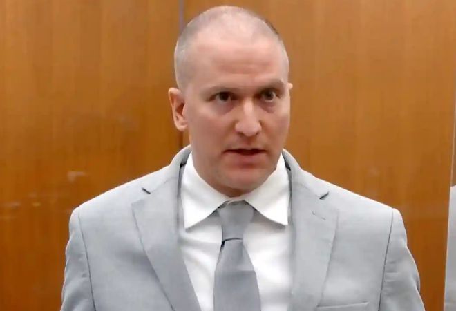 美媒跪杀弗洛伊德的美国白人警察在狱中被刺严重受伤