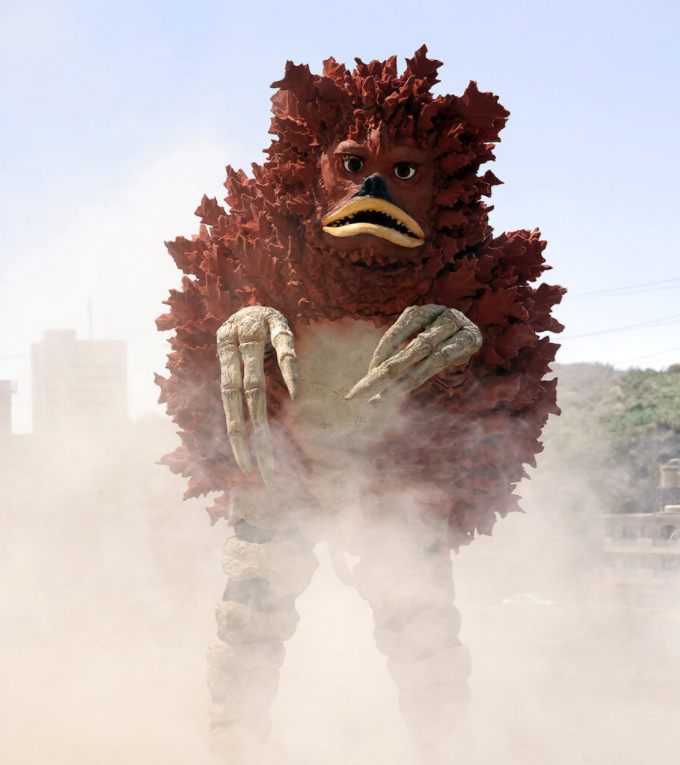 嘎拉蒙官方剧照公开手撕机龙脚踢布莱泽堪称全剧最硬的怪兽